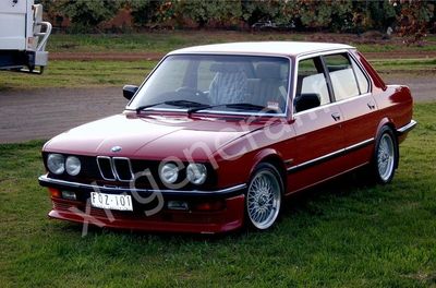 Автостекло BMW 5 E28